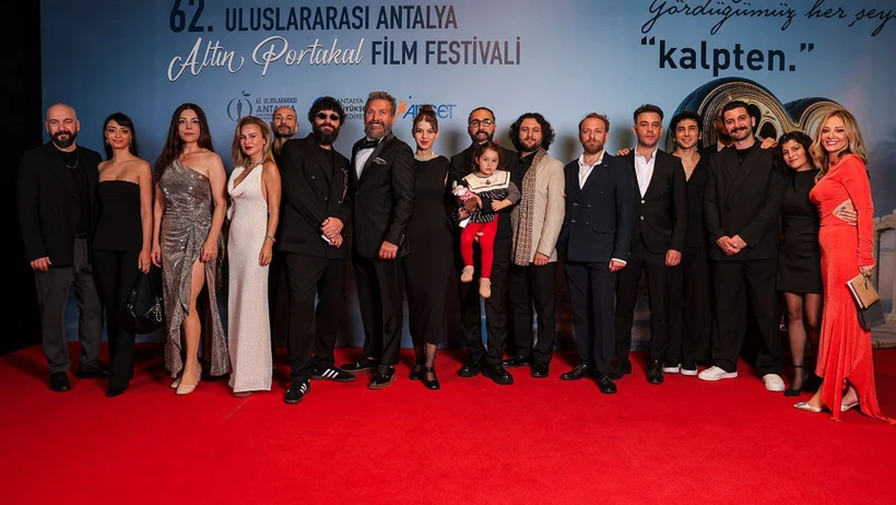 Yıldızlar kırmızı halıda
